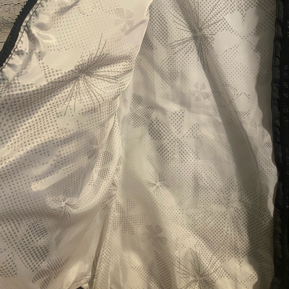 Women’s Summit Black Montain Puffer Vest - Picture 7 of 8